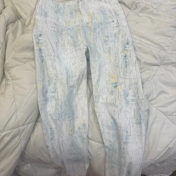 Patterned Leggings never used - Picture 4 of 4